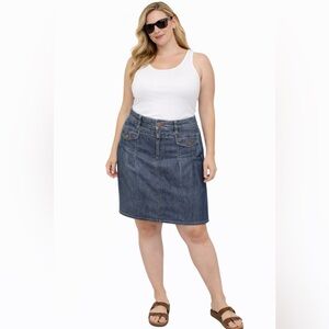 Size 12 BASS jeans WAIST 18 length 21 inches